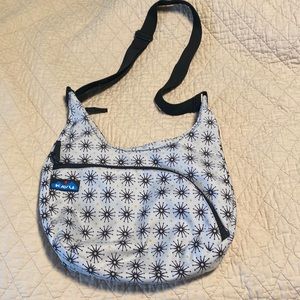 Kavu Sydney slingbag black and white yellow dots